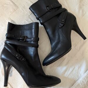 Chic Black Heeled Boots for Women